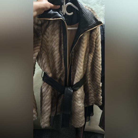 Guess Faux Fur Jacket - Picture 1 of 1